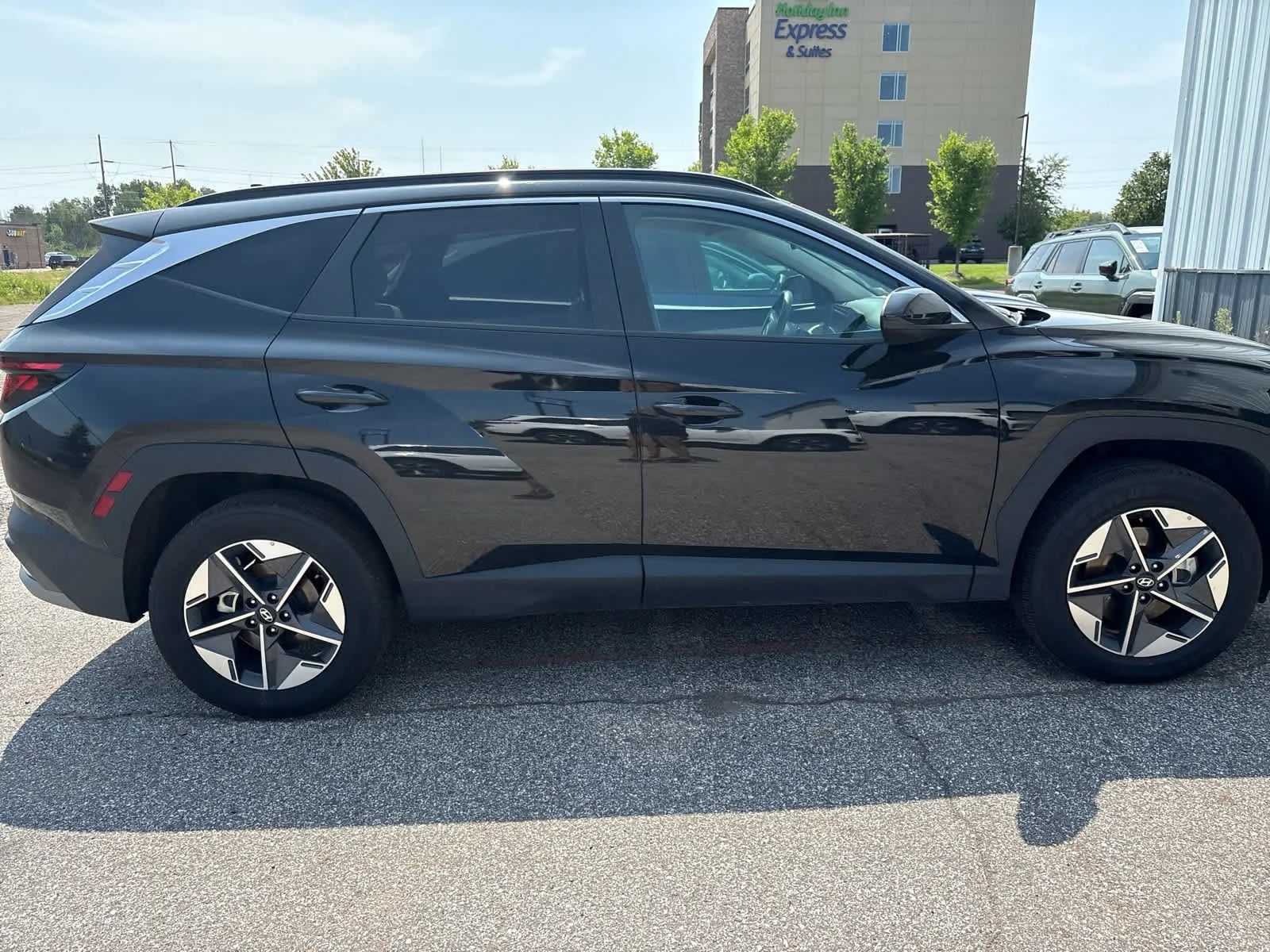 Used 2026 Phantom Black Hyundai SEL image 5