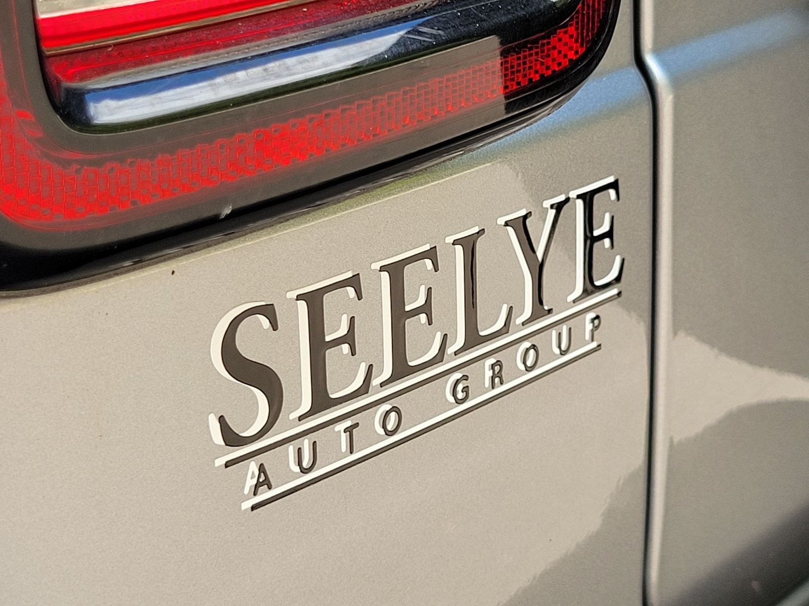 Used 2021 Silver Jeep Unlimited Sport S image 33