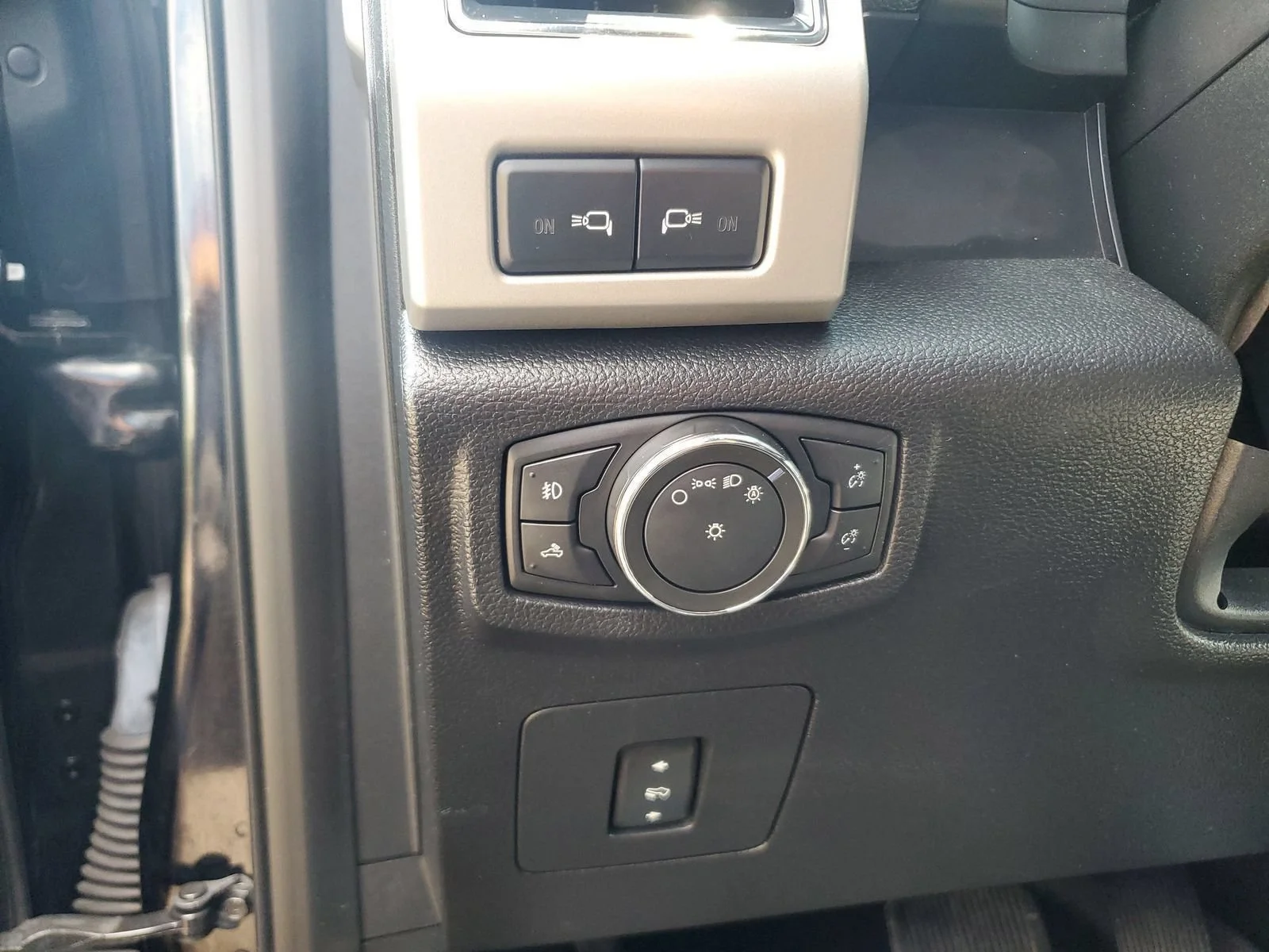 Used 2017 Black Ford Lariat image 16