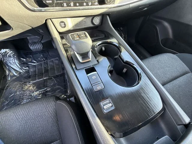 2024 Nissan Rogue SV - Photo 21