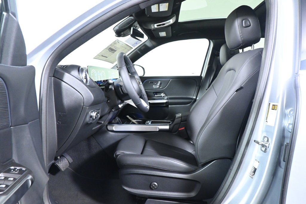 New 2026 Cirrus Silver Metallic Mercedes-Benz GLB 250 image 3