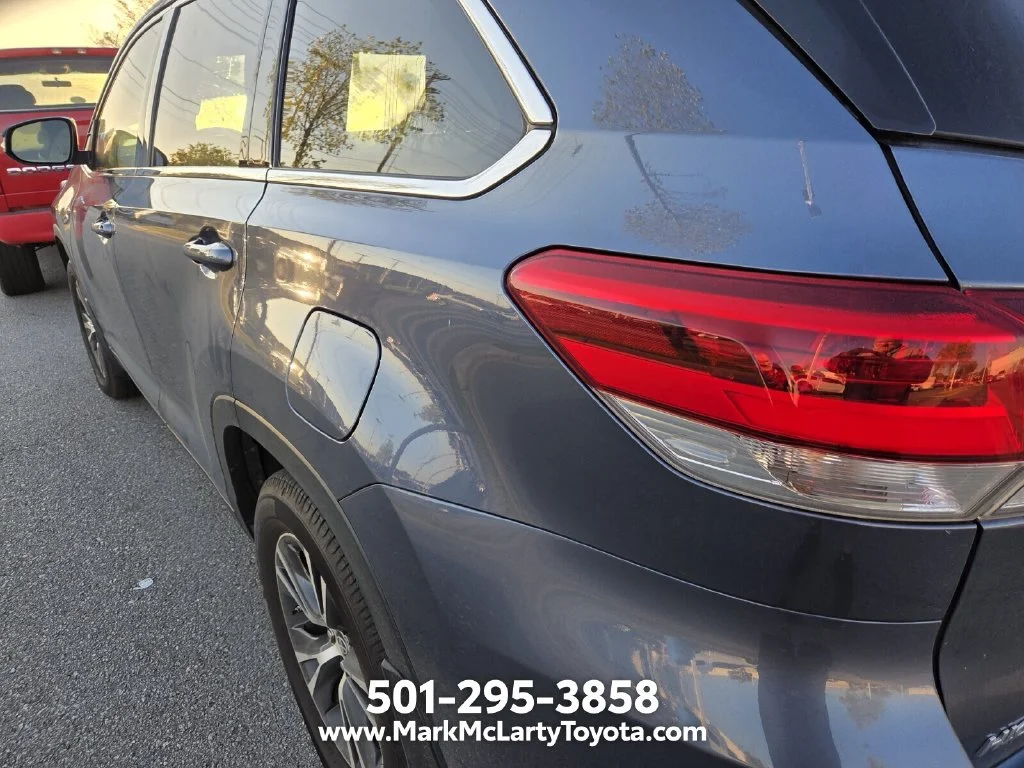 Used 2019 Blue Toyota LE Plus image 9