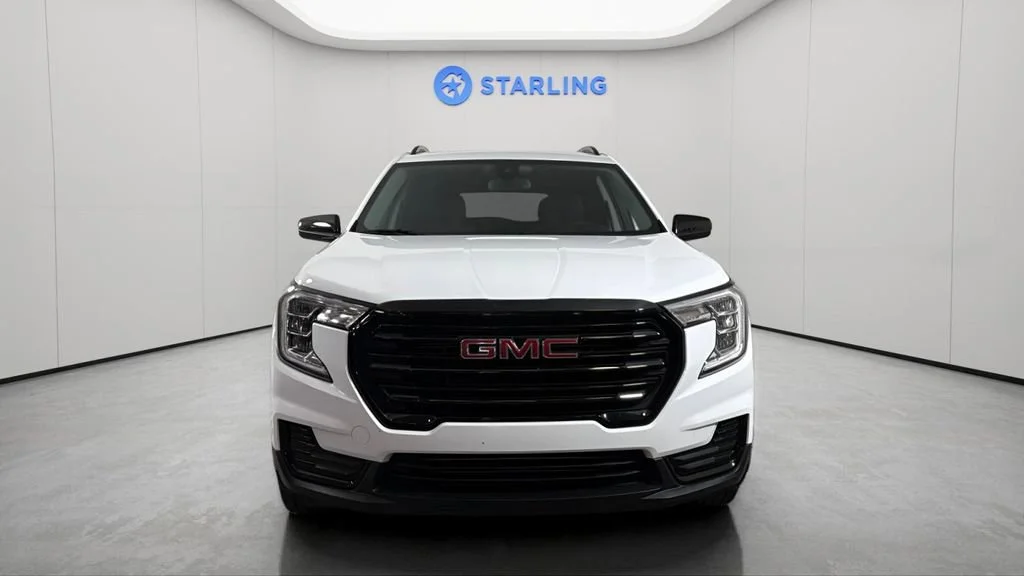Used 2023 Summit White GMC SLE image 15