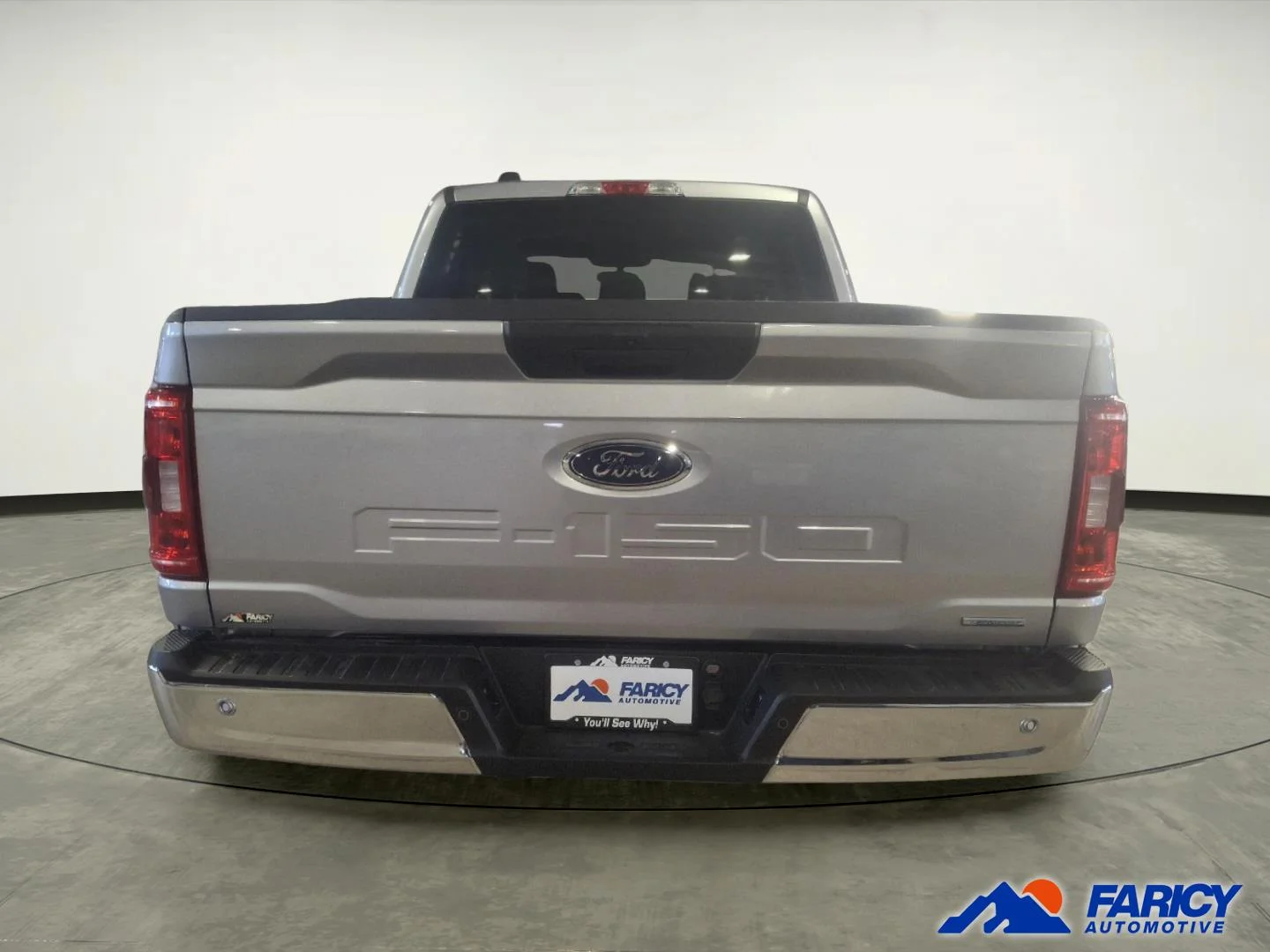 Used 2023 Iconic Silver Ford XLT image 3