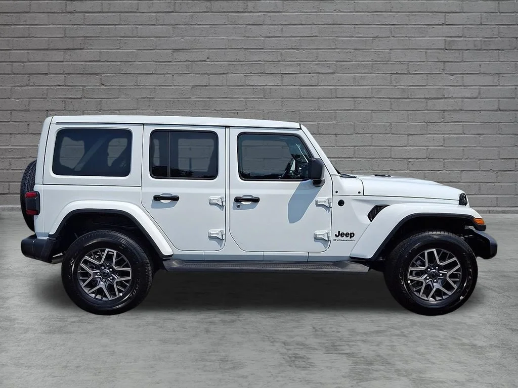 Used 2025 White Jeep 4-Door Sahara 4x4 image 13