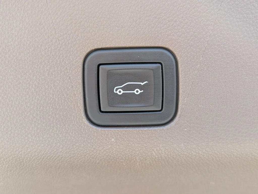 Used 2023 Green GMC Denali image 37