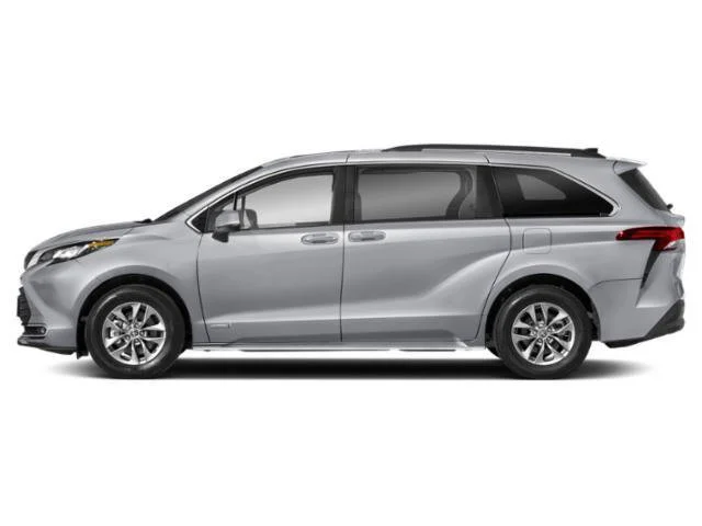Used 2025 CELESTIAL SILVER Toyota XLE image 4