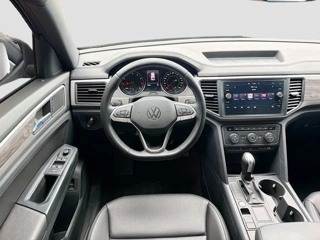 Used 2020 Platinum Gray Metallic Volkswagen 2.0T SE w/Technology image 17