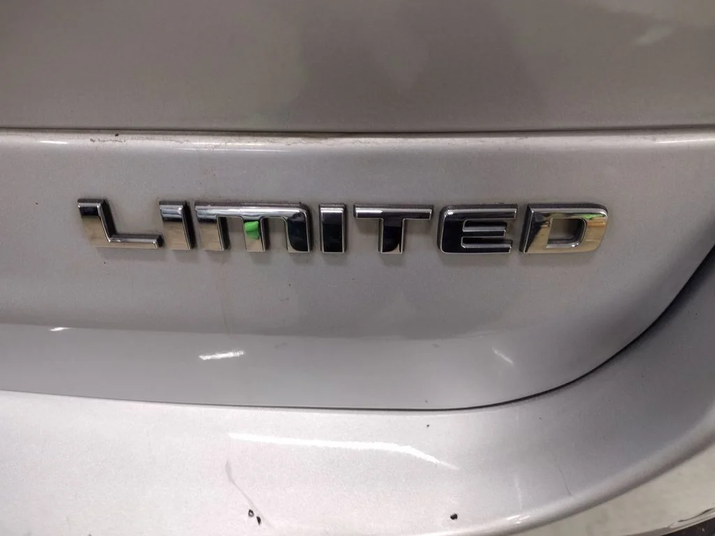 Used 2021 Silver Jeep Limited image 14