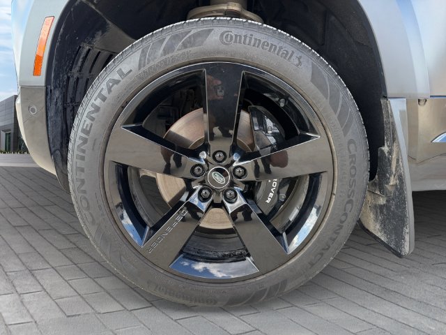 Used 2023 Gray Land Rover Carpathian Edition image 9