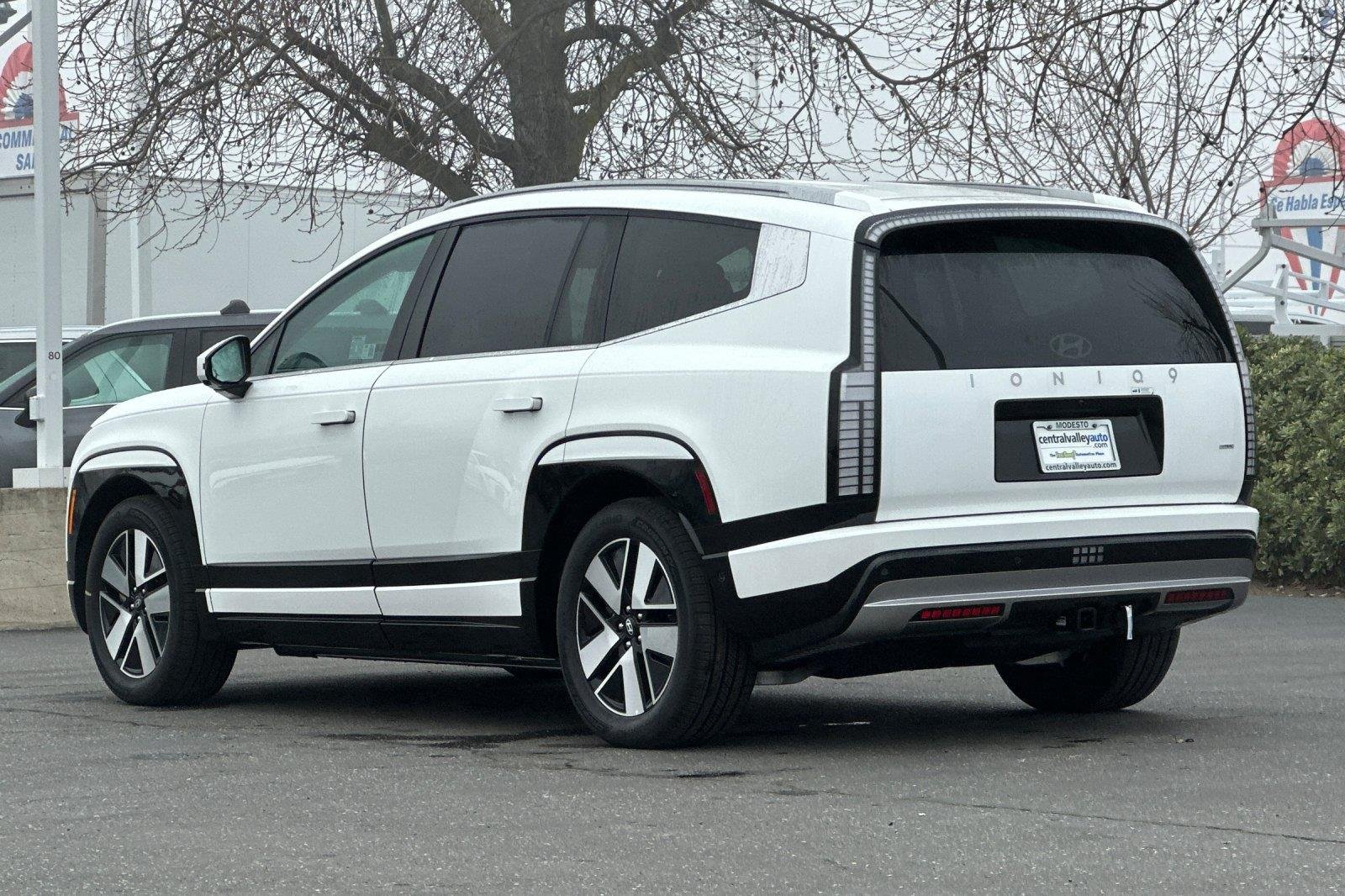 New 2026 Snow White Pearl Hyundai SEL image 35