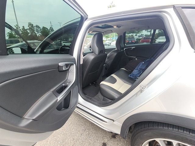 Used 2017 Silver Volvo T5 image 17