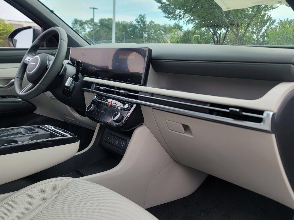New 2026 Ecotronic Gray Hyundai Limited image 6