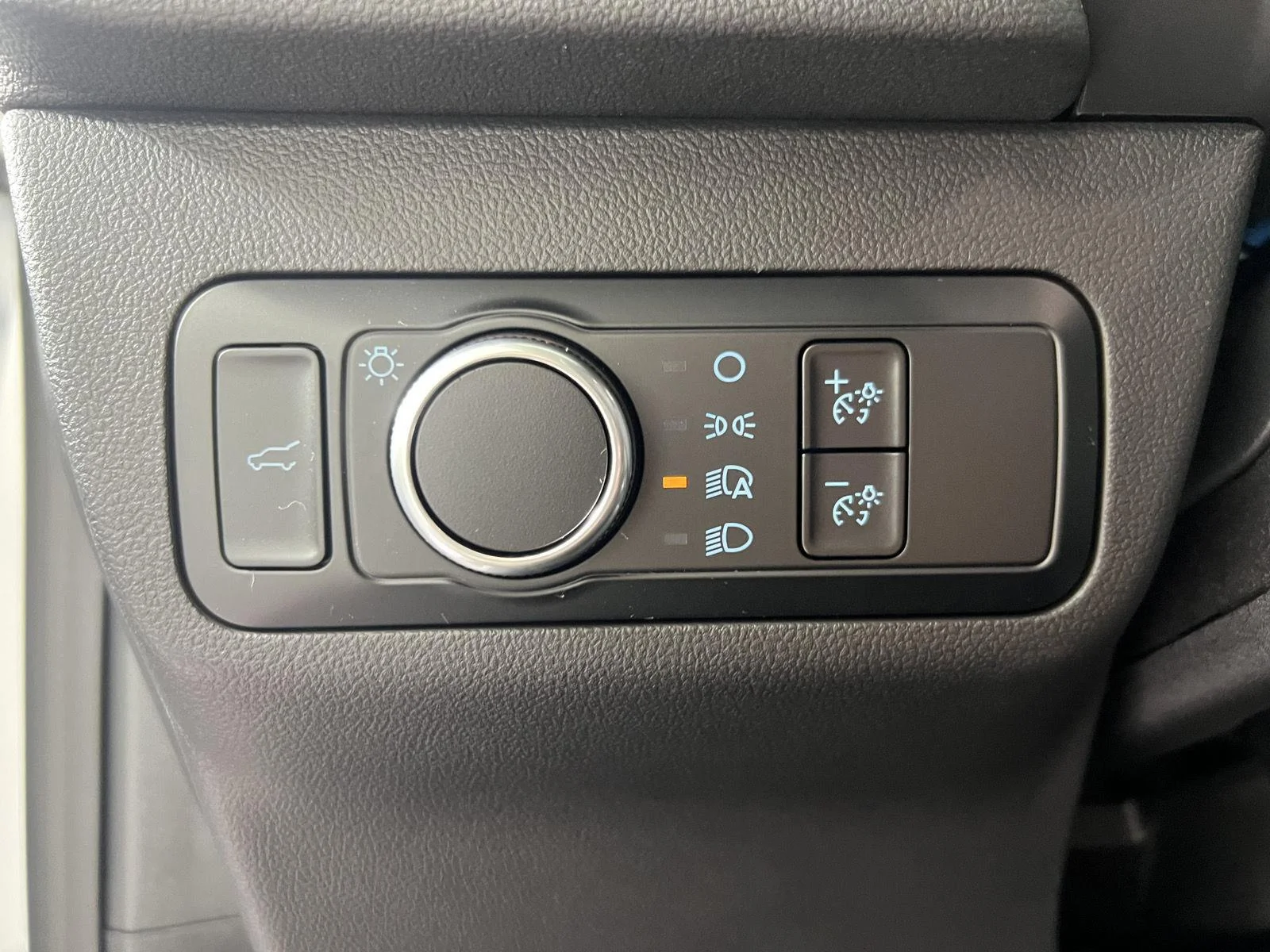 Certified Used 2024 Oxford White Ford Active image 16