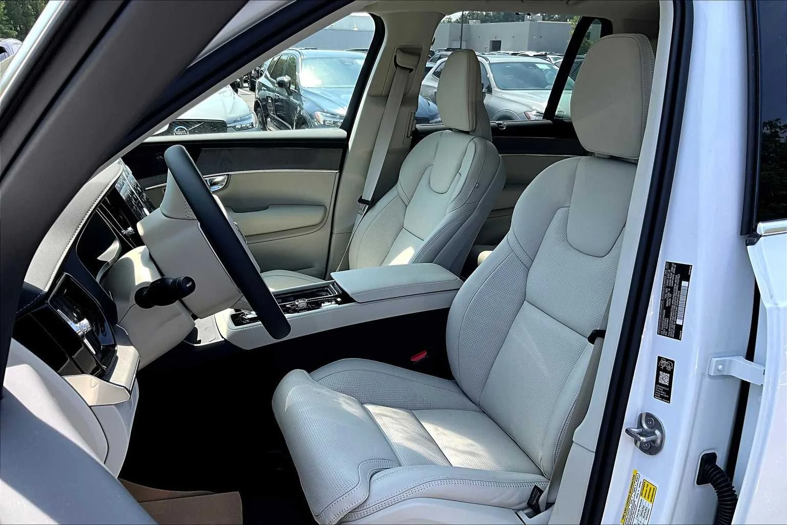 2026 Volvo XC90 Ultra - Photo 13