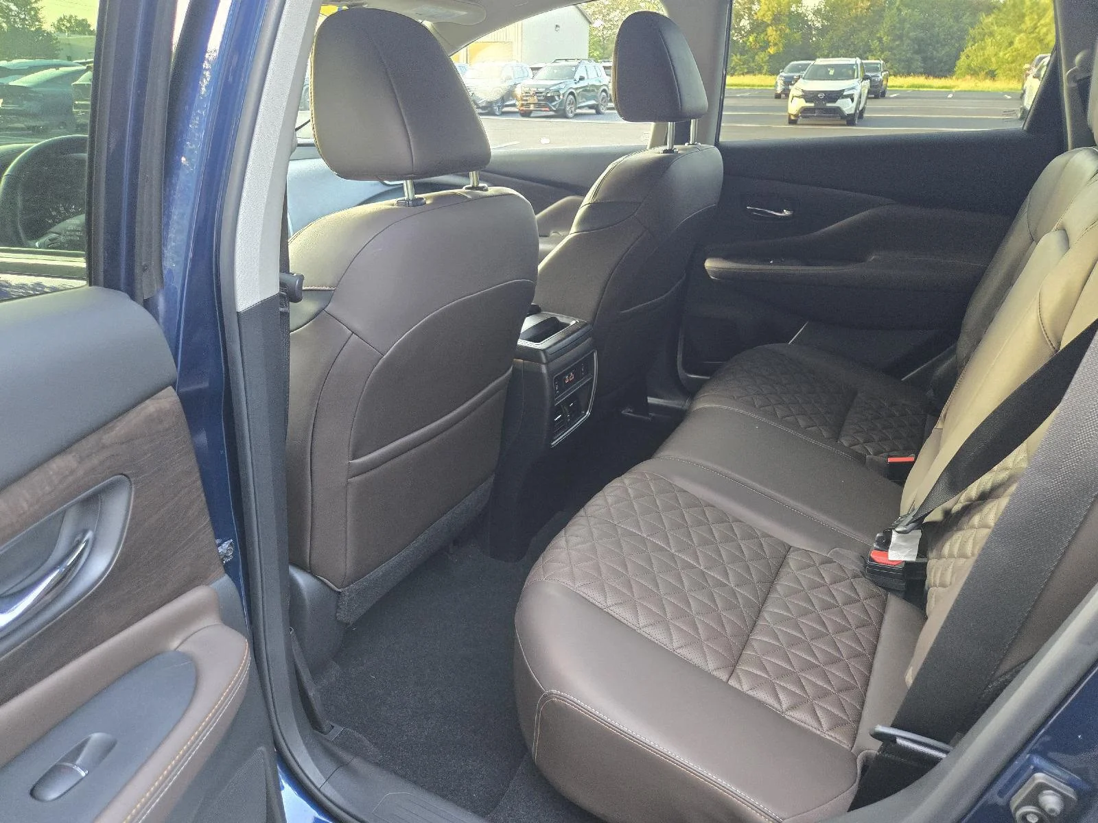 Used 2021 Deep Blue Pearl Nissan Platinum image 26