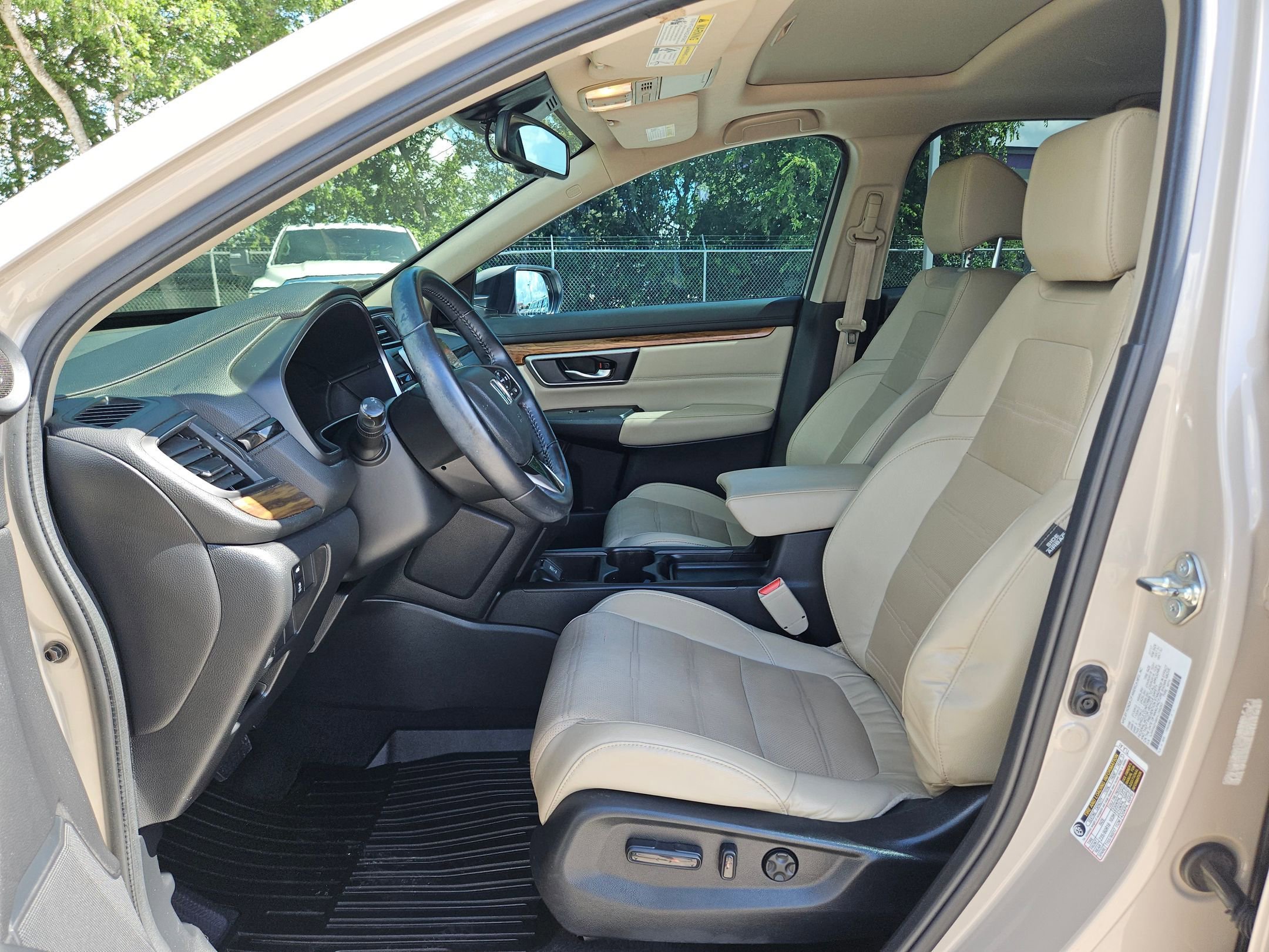 Used 2017 Beige Honda Touring image 9