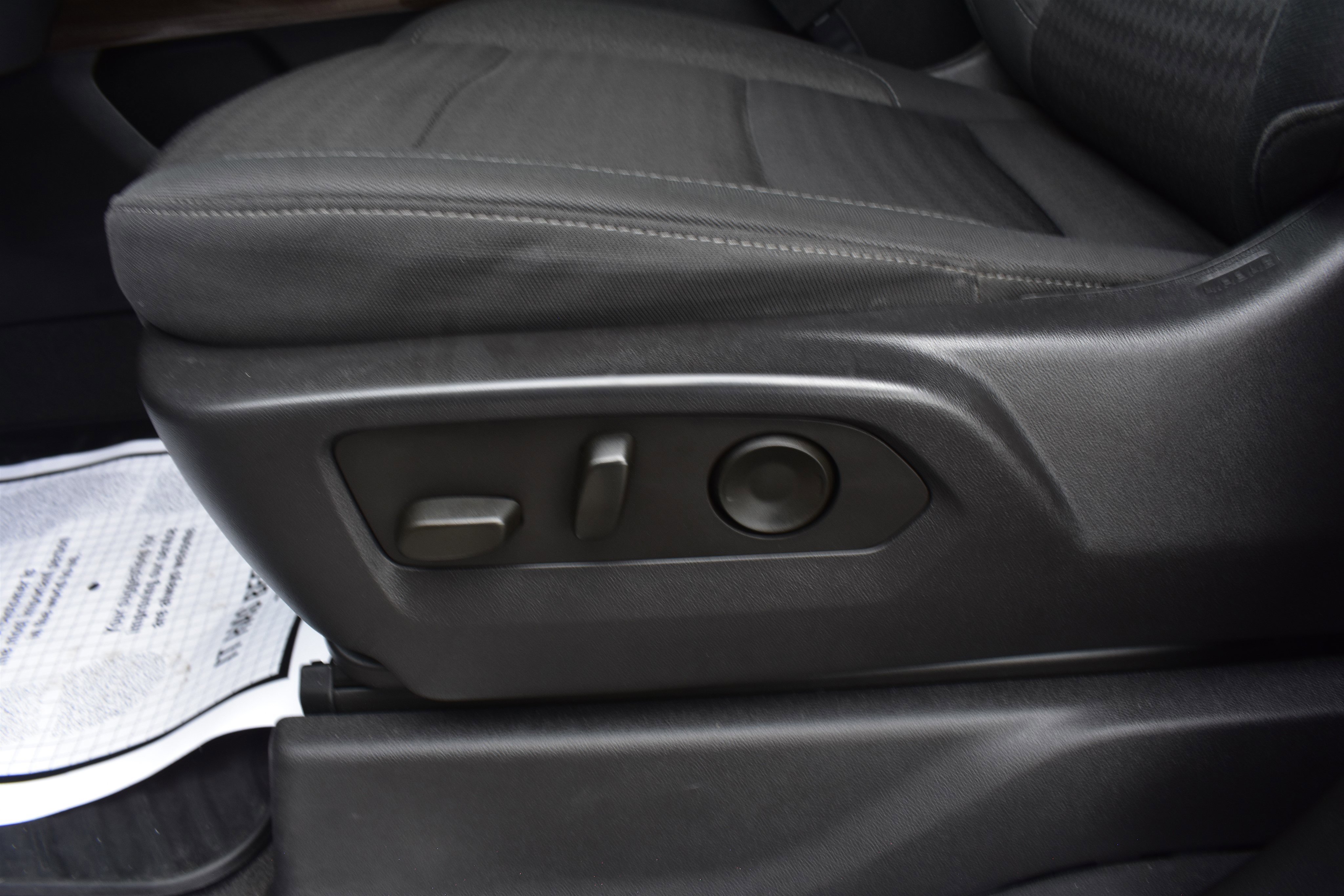 Used 2024 Summit White Chevrolet RST image 16