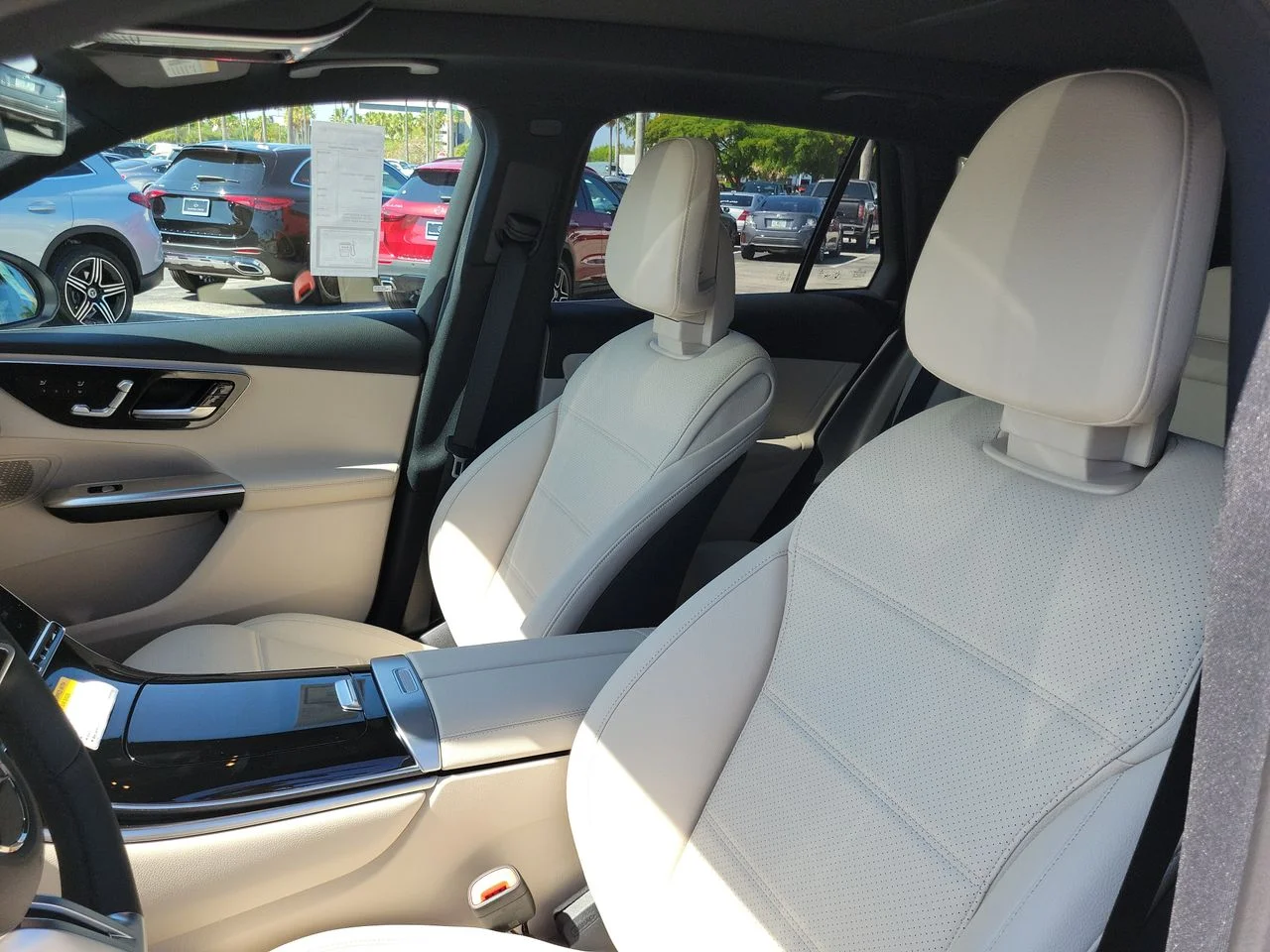 New 2026 Polar White Mercedes-Benz GLC 300 image 20