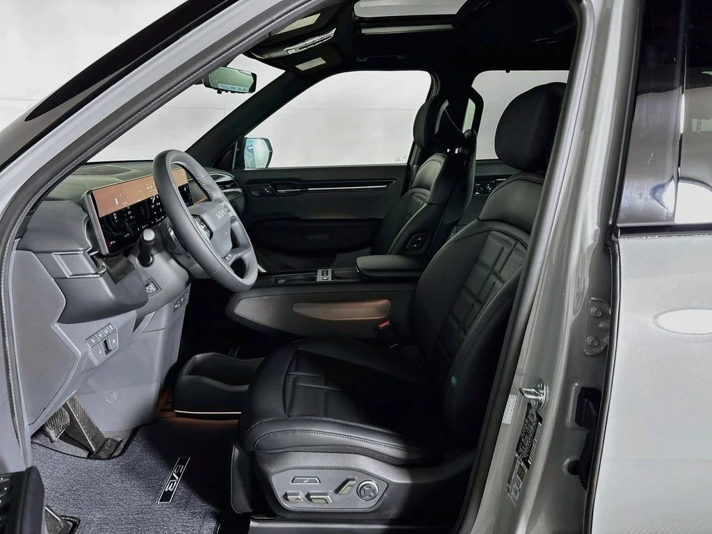 New 2026 Wolf Gray Kia Land AWD image 11