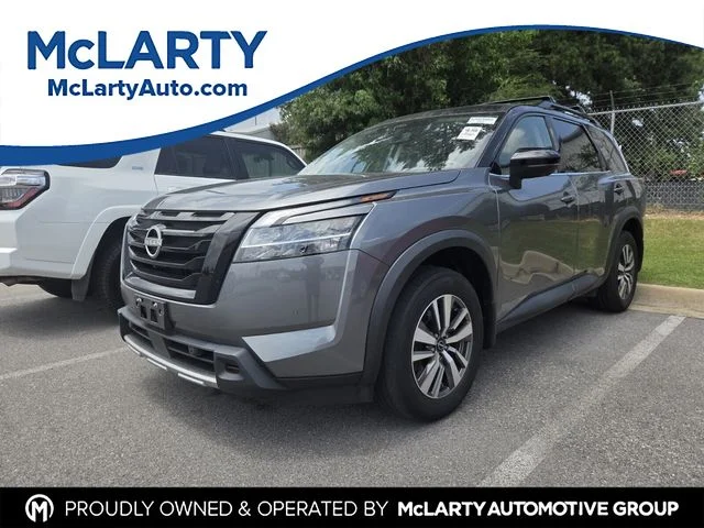 2024 Nissan Pathfinder SL