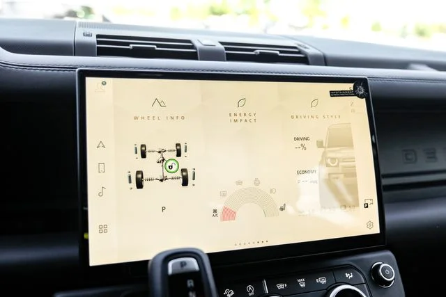 New 2026 Borasco Grey Land Rover X-Dynamic SE image 41