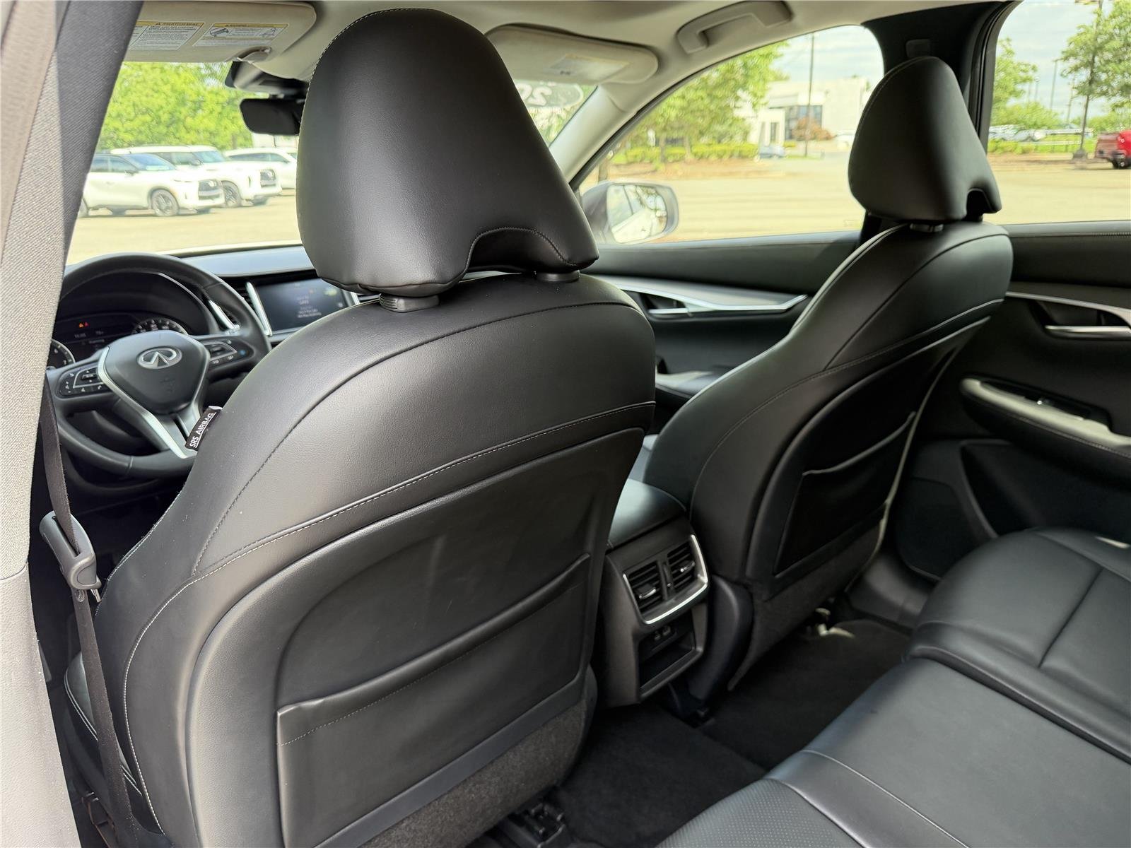 Used 2024 Radiant White INFINITI LUXE image 23