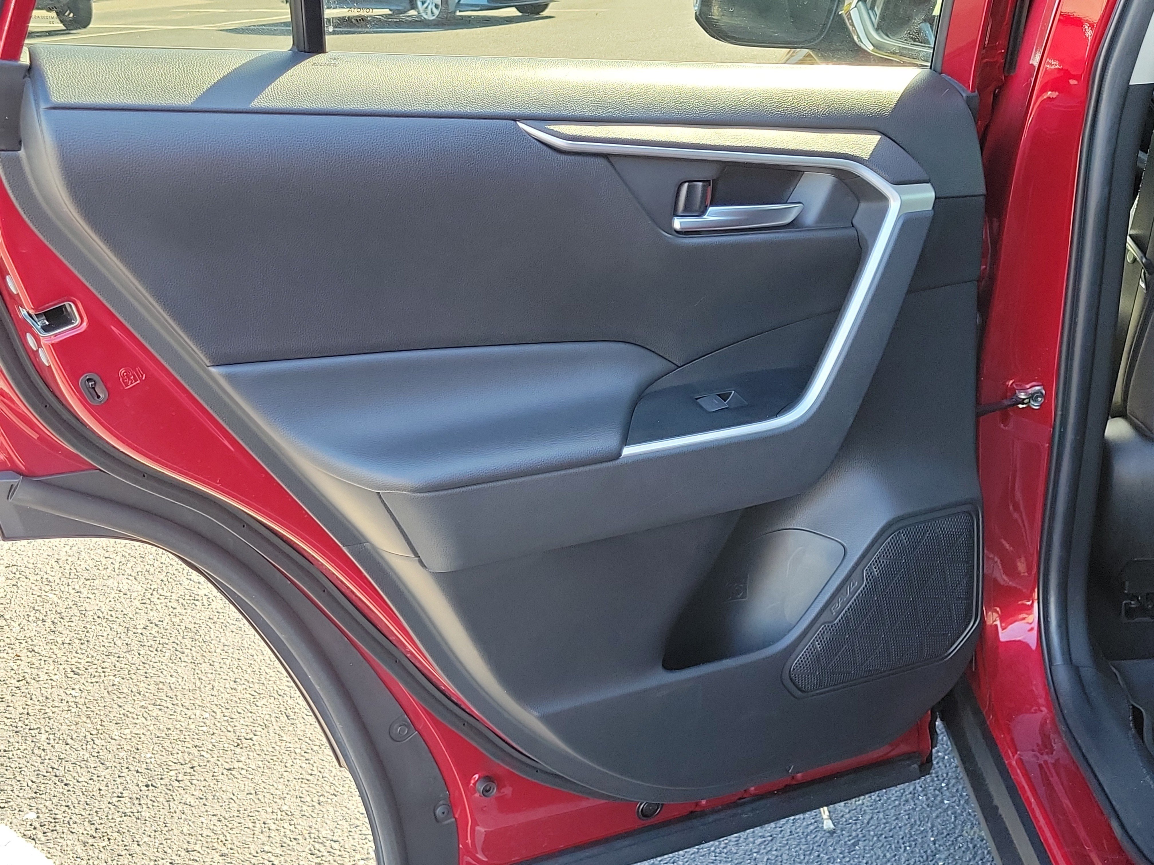 Used 2023 Pearl Toyota XLE image 12
