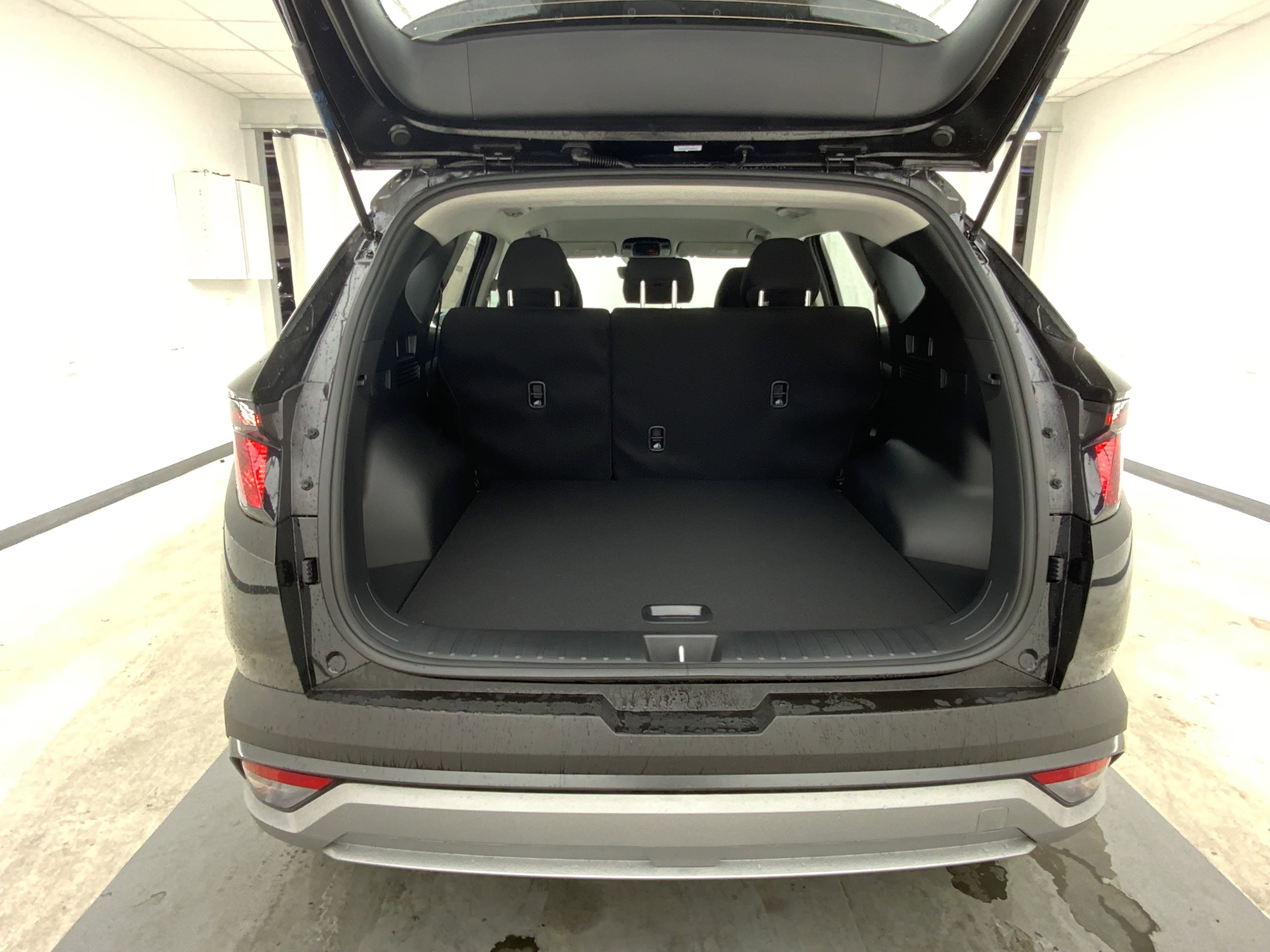 New 2026 Ash Black Hyundai Blue SE image 7