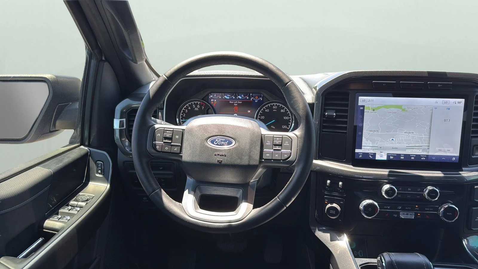 Used 2023 White Ford XLT image 9