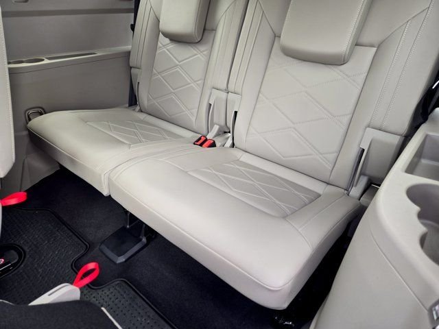 Used 2024  Volkswagen 2.0T SE w/Technology image 29
