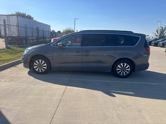 Used 2021 Gray Chrysler Touring image 4