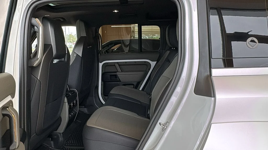 New 2026 White Land Rover OCTA image 22