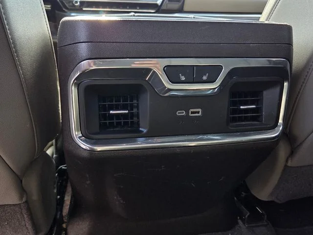 Used 2024 White GMC SLT image 12