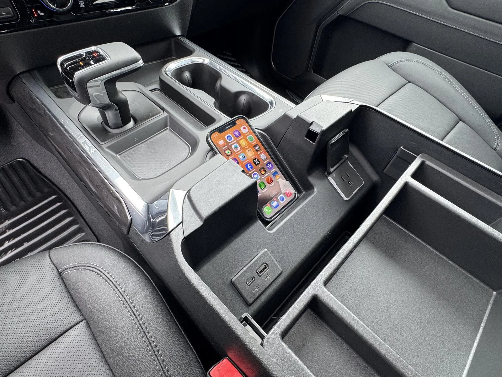 2026 Chevrolet Silverado 1500 LTZ - Photo 30