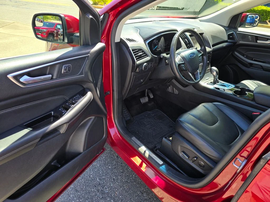 Used 2015 Red Ford Titanium image 19