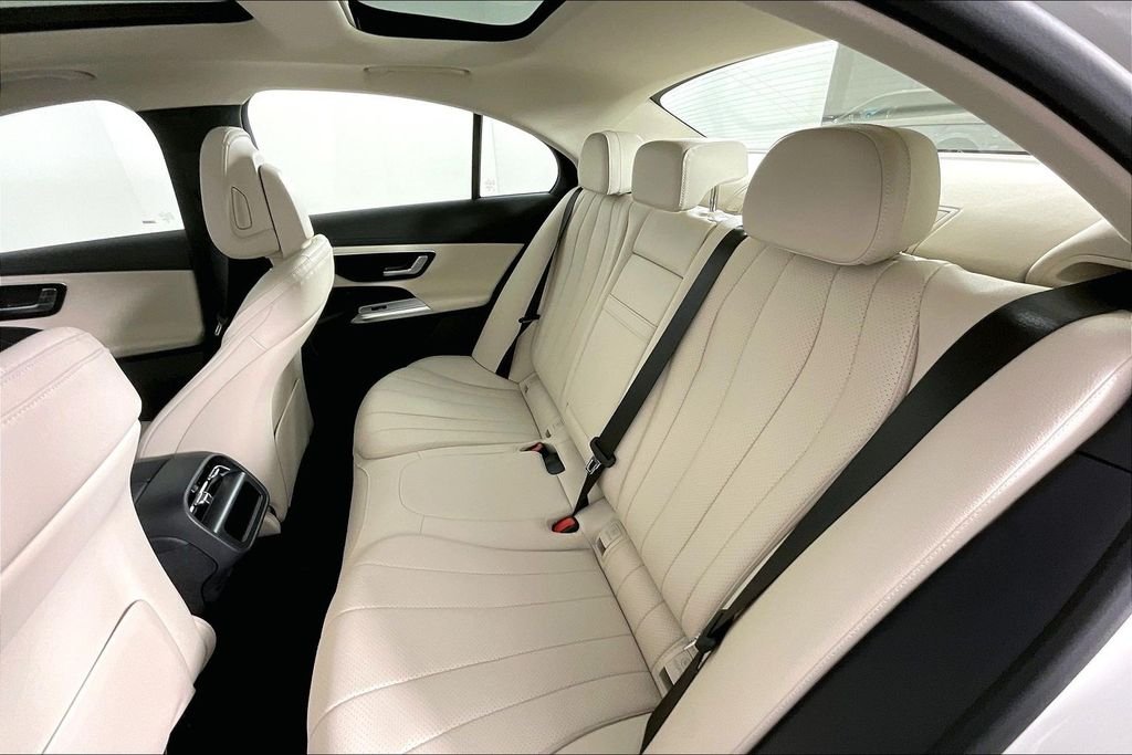 New 2026 Polar White Mercedes-Benz E 350 image 10