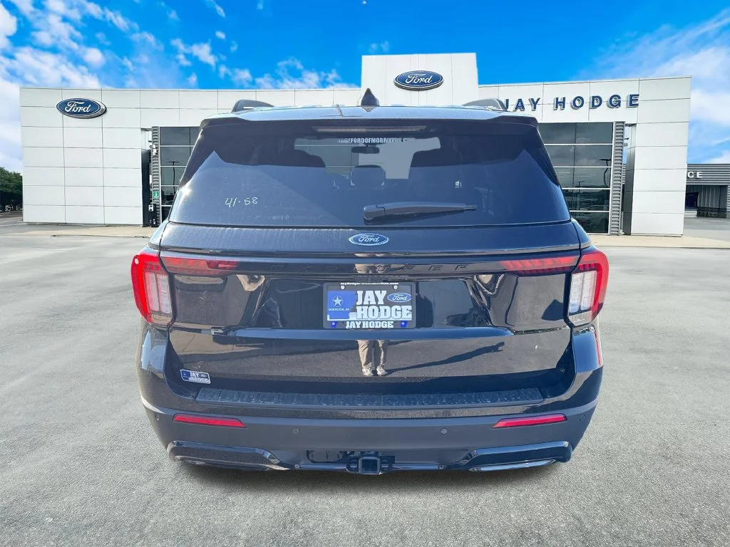 New 2026 Agate Black Metallic Ford ST-Line image 6