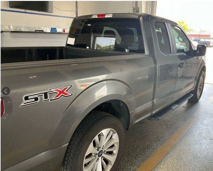 Used 2017 Gray Ford XL image 3