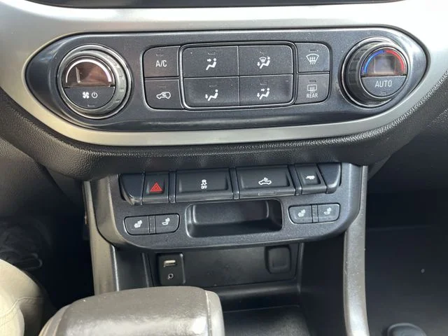 Used 2018 White Chevrolet LT image 18