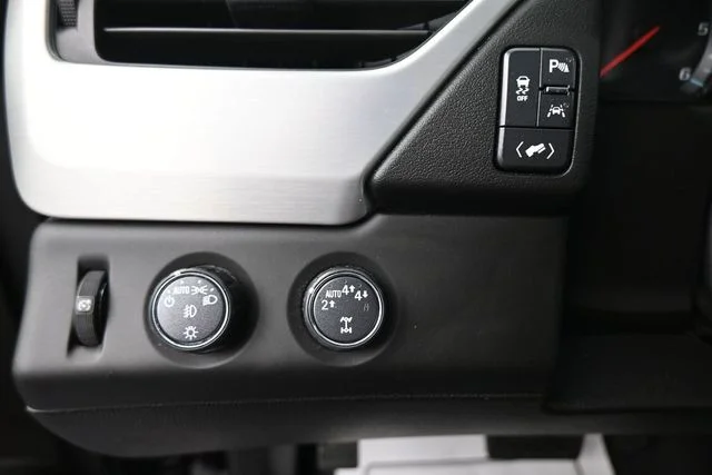 Used 2020 Black GMC SLT image 37