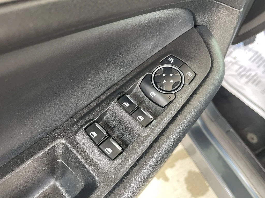 Used 2023 Blue Ford SEL image 13