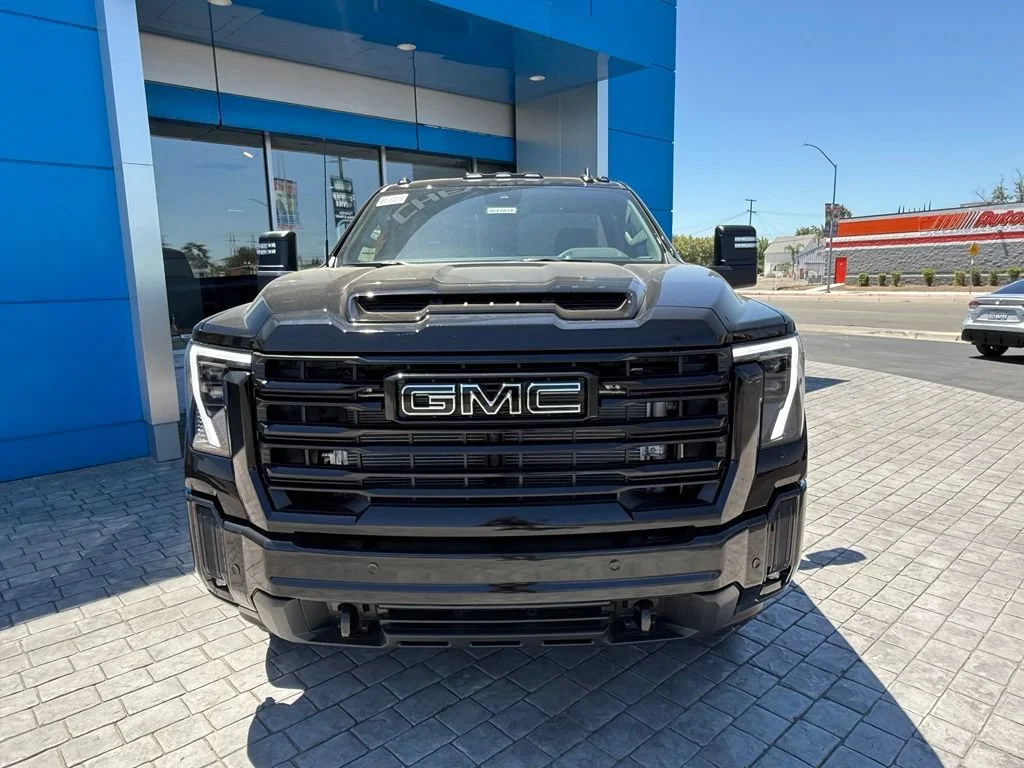 New 2026 Onyx Black GMC SLE DRW image 3