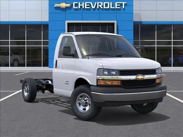 New 2026 Summit White Chevrolet 1WT image 7