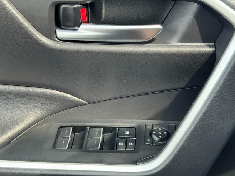 Used 2025 Midnight Black Metallic Toyota XLE image 22