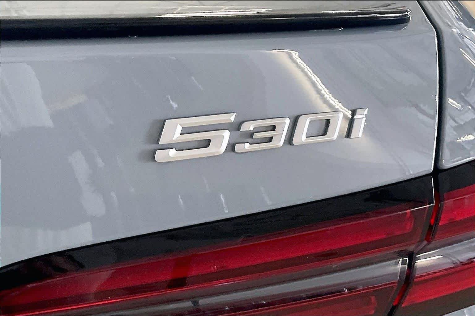 New 2027 Brooklyn Grey Metallic BMW 530i image 15