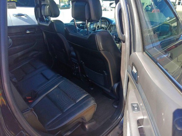 Used 2020 Diamond Black Crystal Pearlcoat Jeep Overland image 8