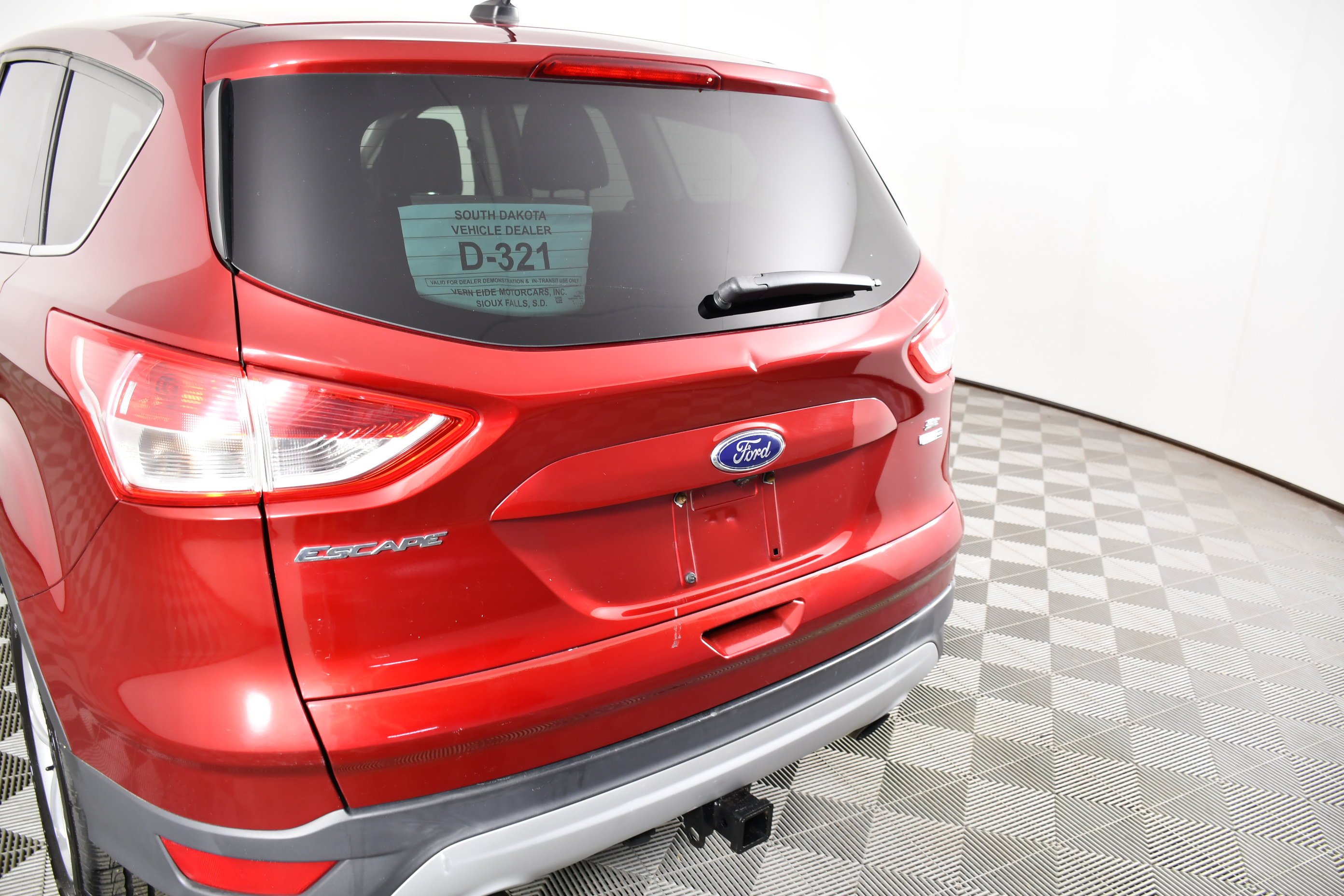 Used 2015 Ruby Red Metallic Ford SE image 15