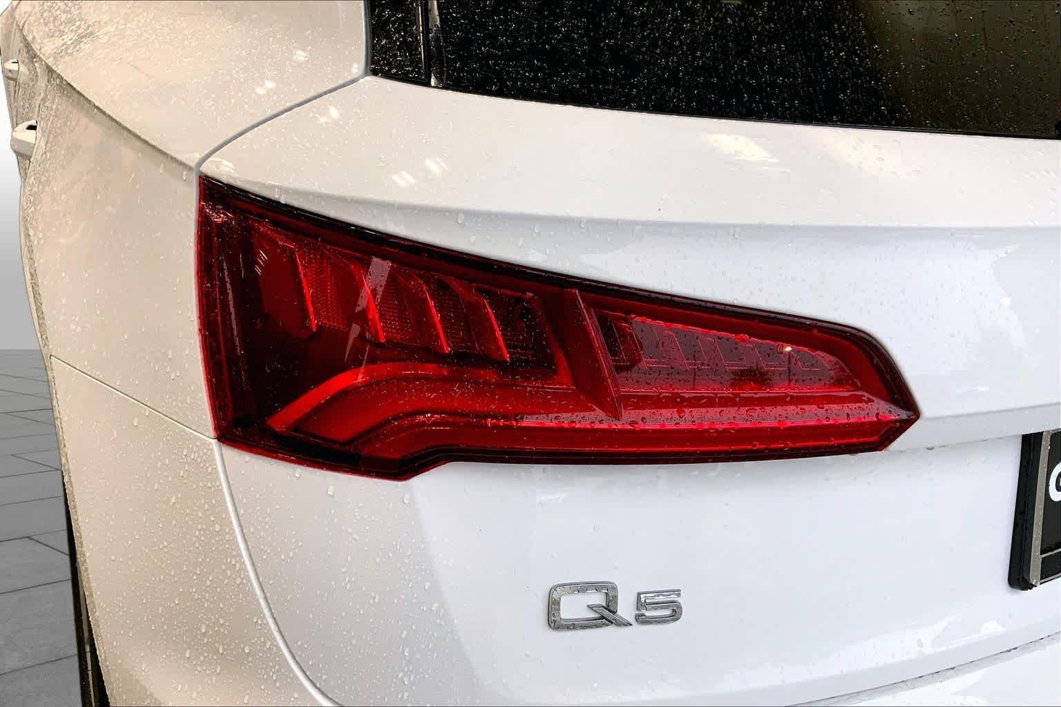 Used 2018 Ibis White Audi Premium Plus image 29