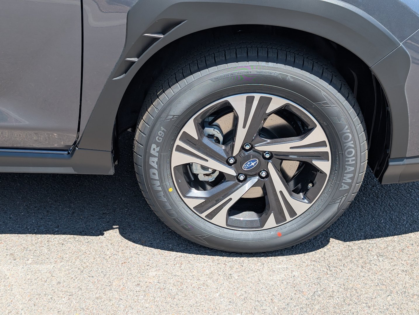 New 2026 MAGNETITE GRAY PEARL Subaru Premium image 8